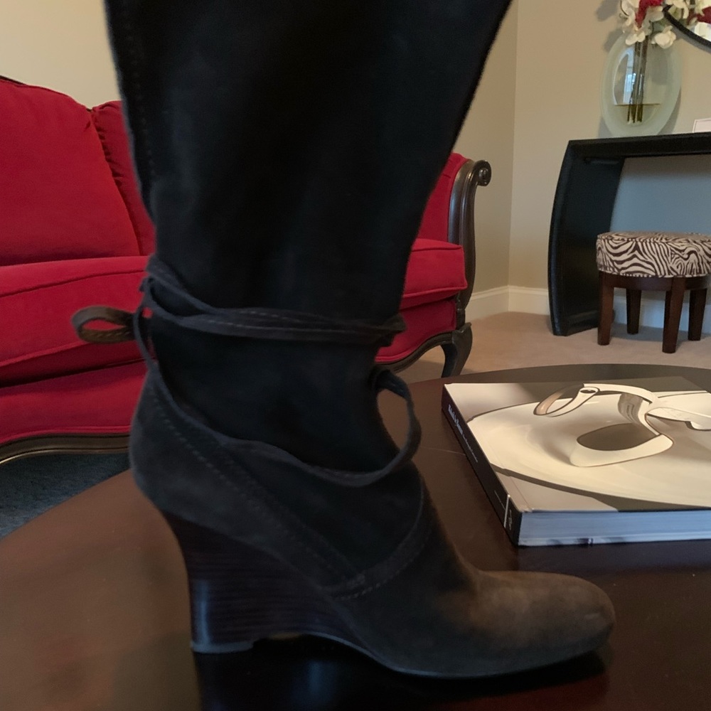Beautiful, Nine West, Suede Boots!